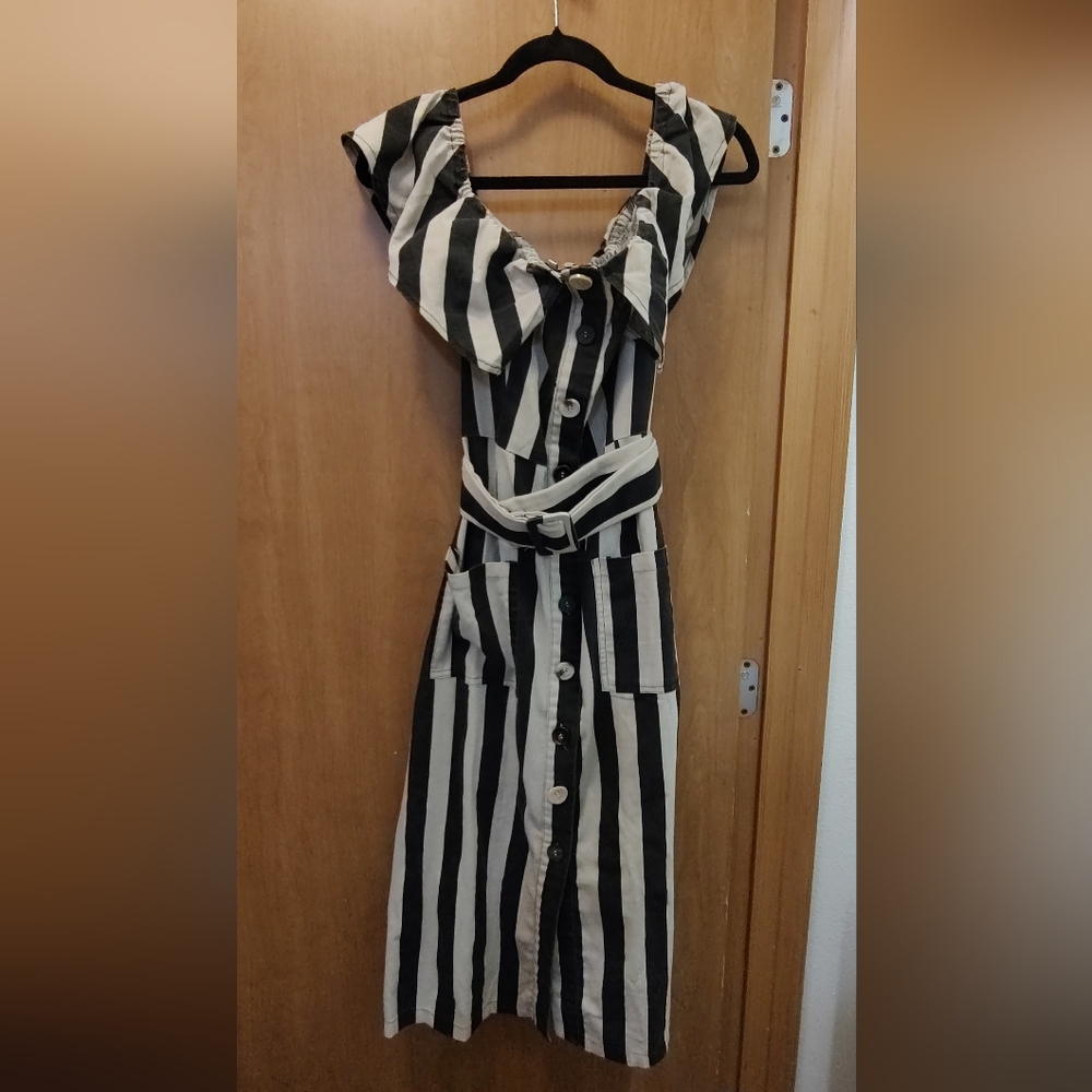 Moon River Black and Cream Striped Off-the-shoulfer Midi Dress Size L